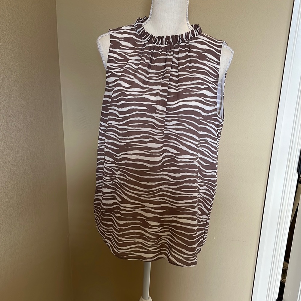 Fun print sleeveless top